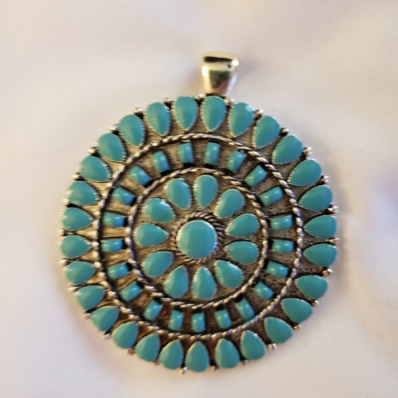 Faux Turquoise pendant - Picture 2 of 3